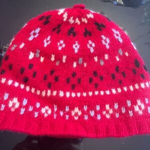 Beautiful new 100% cashmere hat